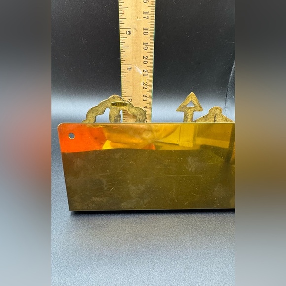 Vintage Brass Key Mail Holder House Tree Fence 5 Hook Hanging Cottage Core Brass - Picture 4 of 7